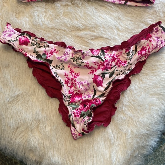 ⭐️ Mossimo Deep Red Floral Bikini Set - Picture 10 of 13